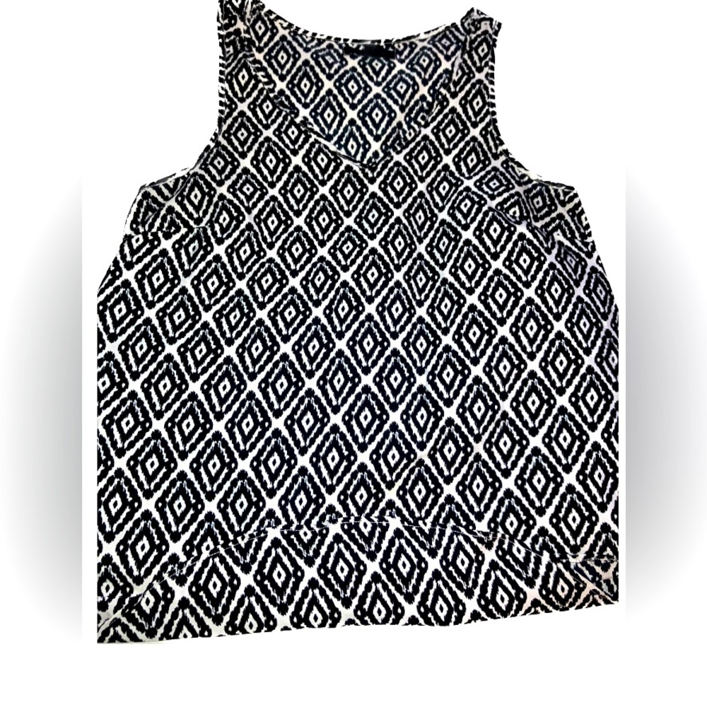 Woman’s Black & White Tank